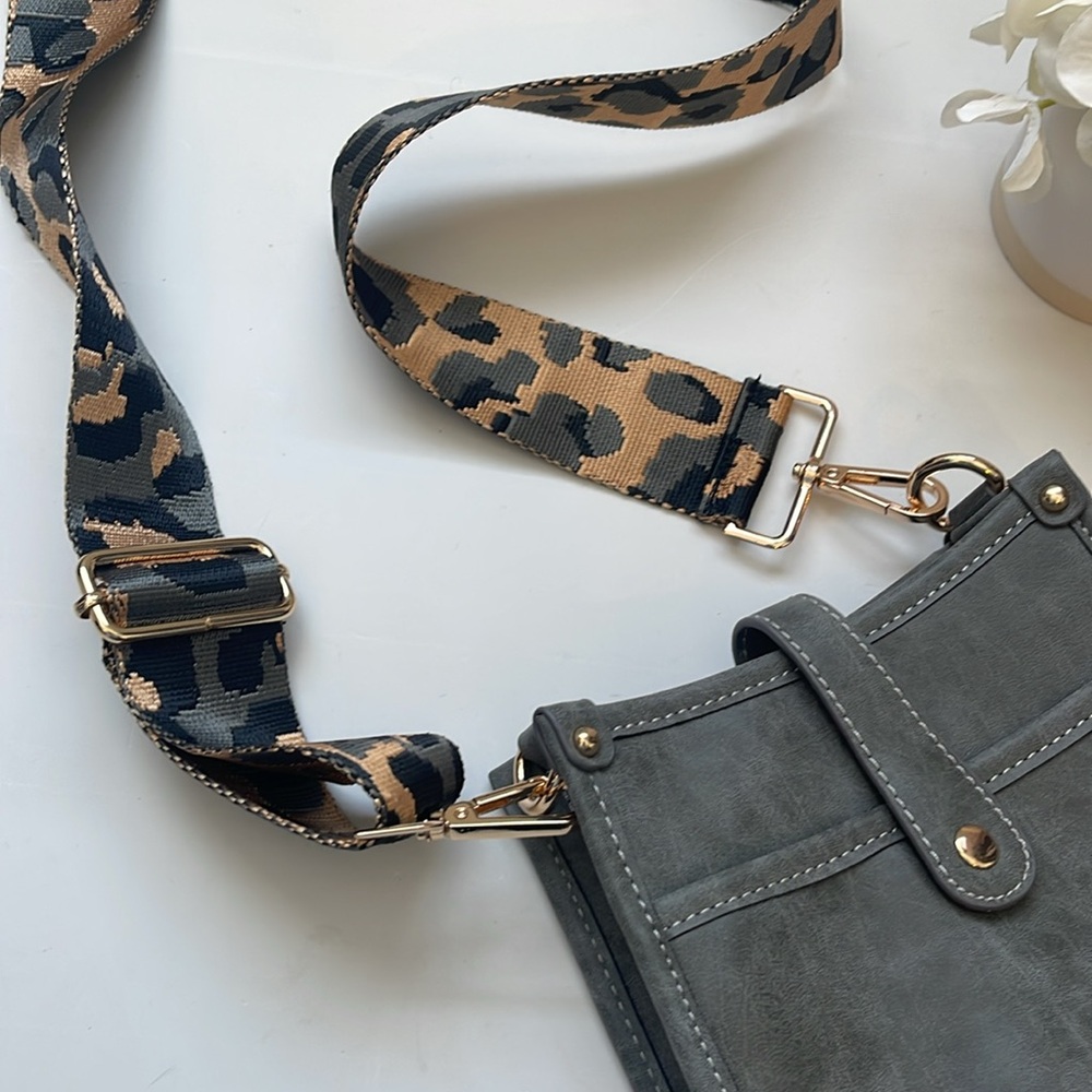 Threaded Pear Grey Crossbody - Picture 3 of 5